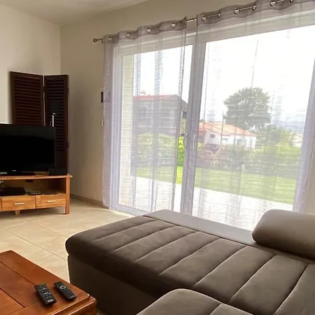 Сasa de vacaciones Maison Spacieuse Avec Jardin, A 5 Km De La Plage, Wifi Et Confort - Fr-1-336-50 *