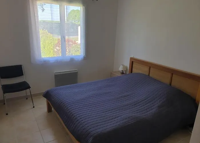 Maison Spacieuse Avec Jardin, à 5 Km De La Plage, Wifi Et Confort - Fr-1-336-50 *