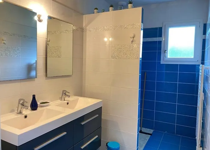 Maison Spacieuse Avec Jardin, à 5 Km De La Plage, Wifi Et Confort - Fr-1-336-50 Hébergement de vacances